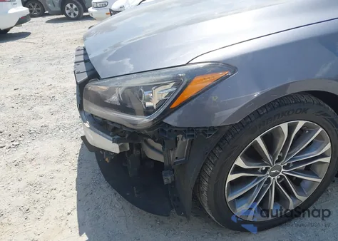 2015 Hyundai Genesis 3.8L z USA, uszkodzony, nr VIN KMHGN4JE5FU069071